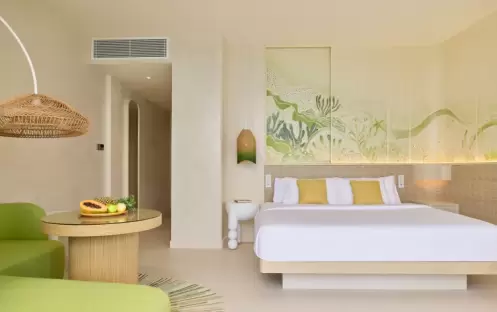 02-cmlm-panoramic- lagoon-room-with-open-air- bath-01.jpg